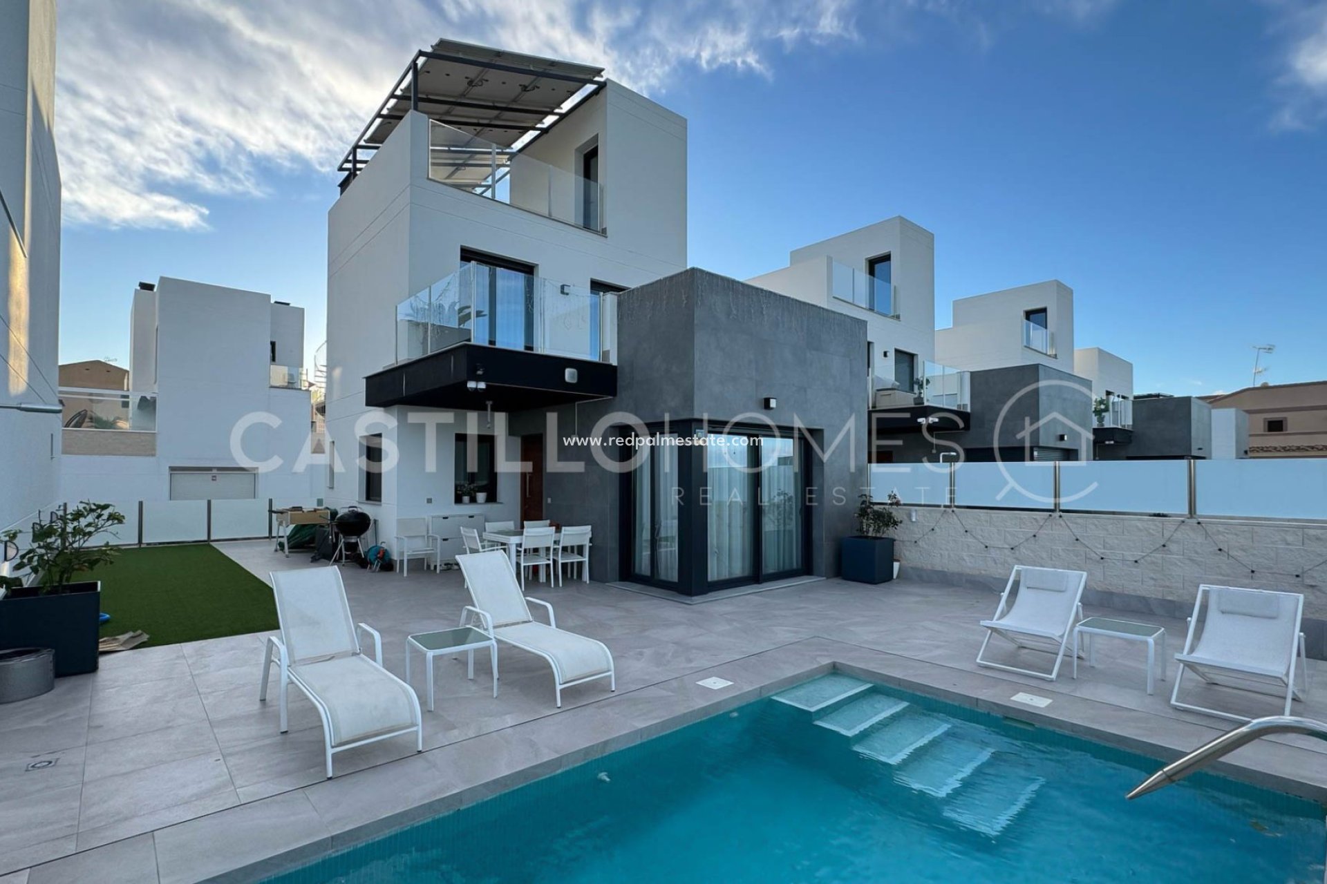 Reventa - Villa -
Orihuela Costa - Los Altos