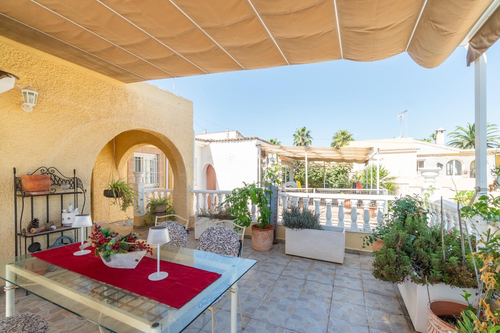 Reventa - Villa -
Orihuela Costa - Los balcones