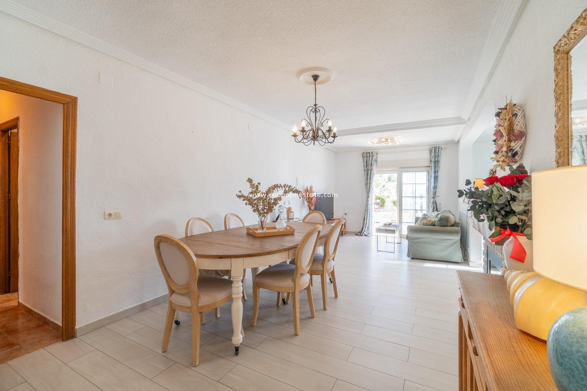 Reventa - Villa -
Orihuela Costa - Los balcones