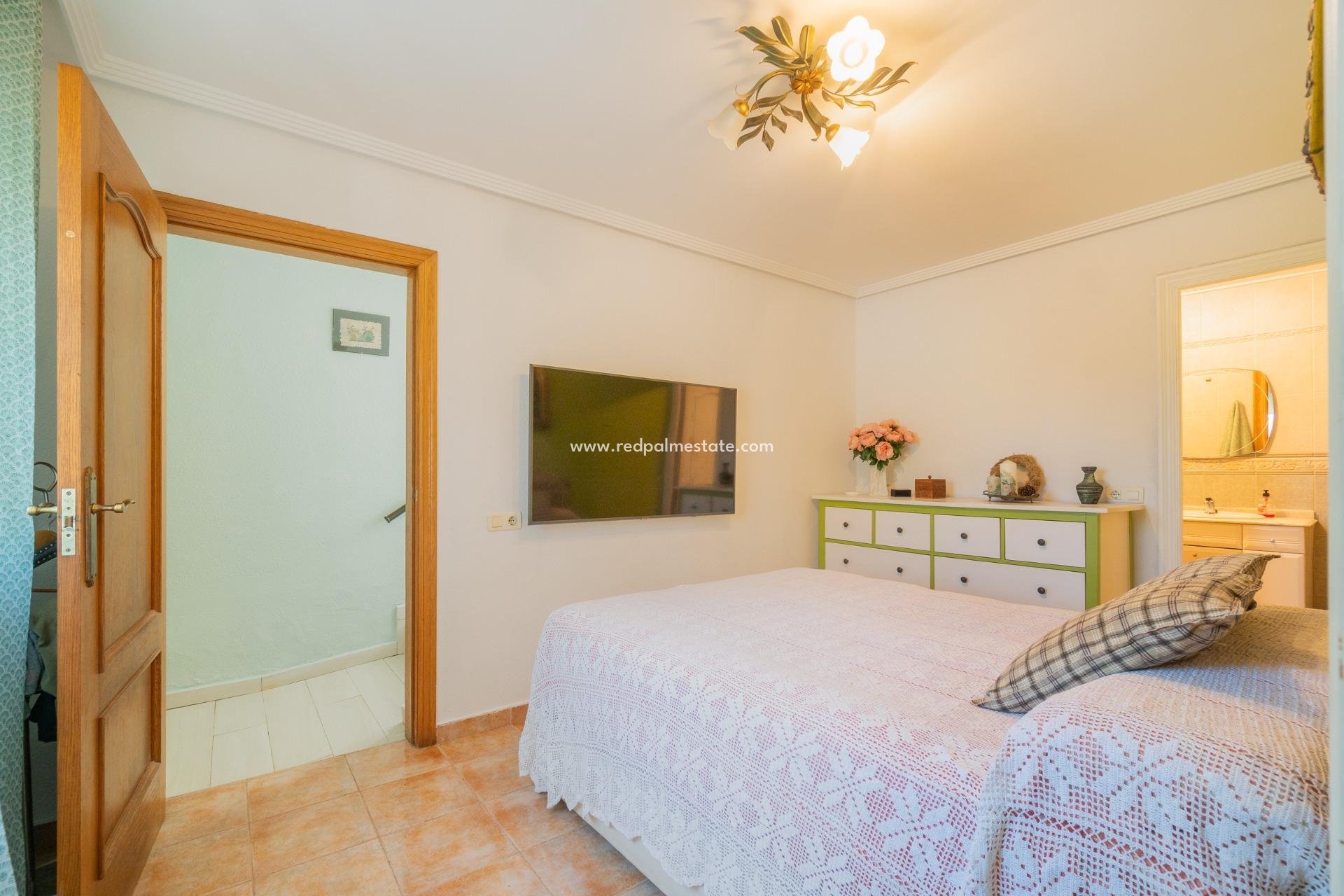 Reventa - Villa -
Orihuela Costa - Los balcones