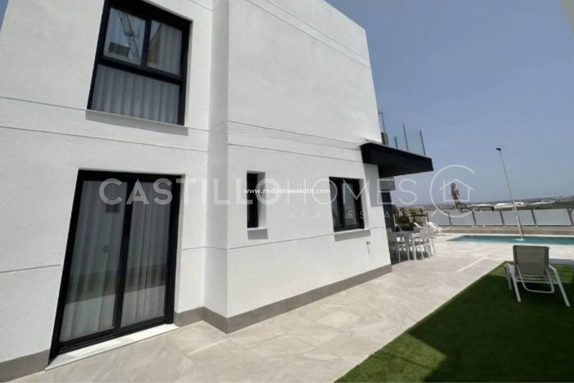 Reventa - Villa -
Orihuela Costa - Los balcones