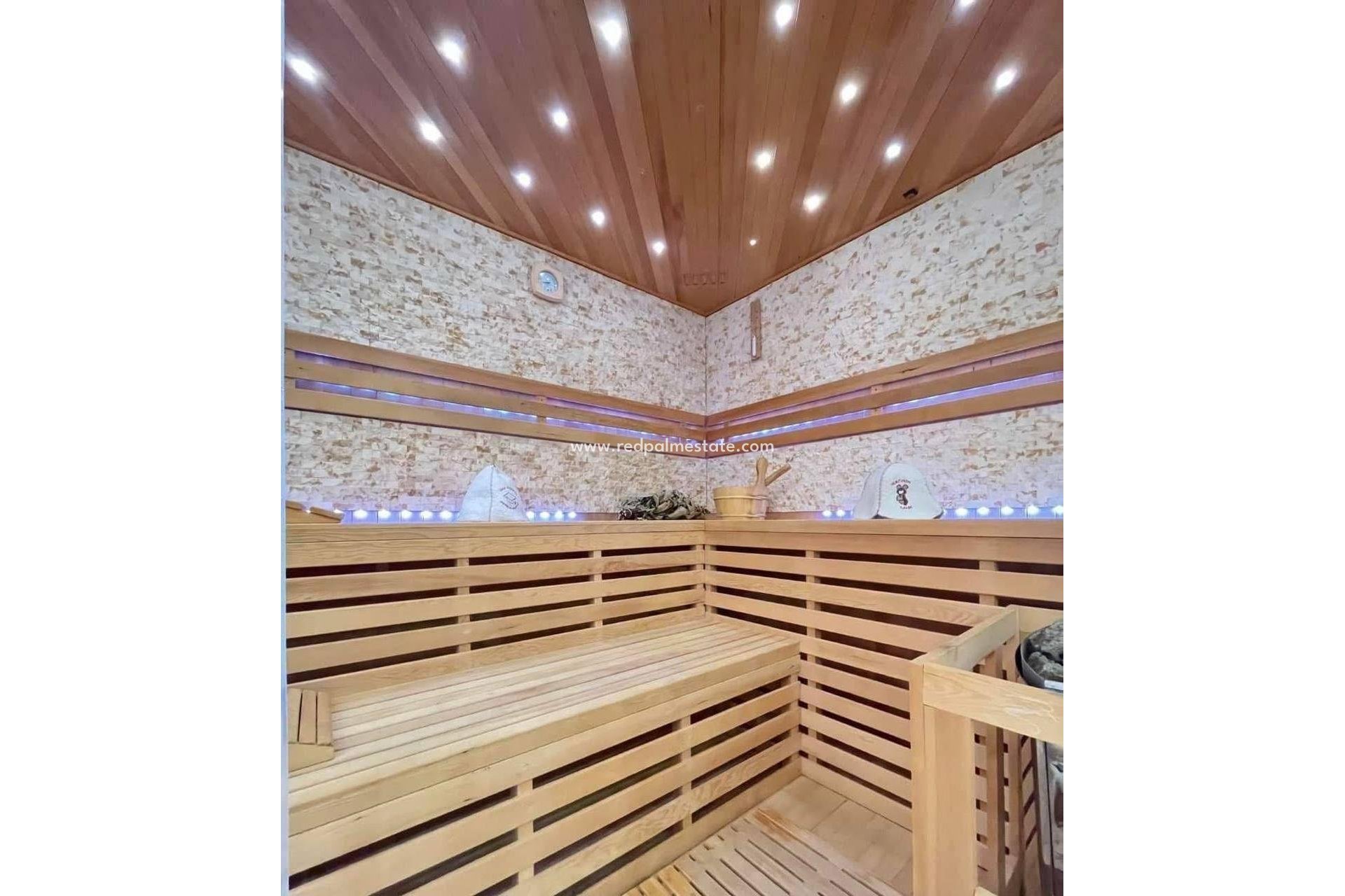 Reventa - Villa -
Orihuela Costa - Los balcones