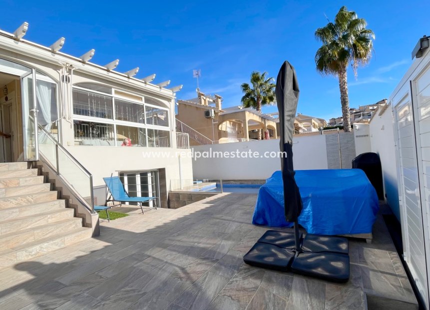 Reventa - Villa -
Orihuela Costa - Los balcones