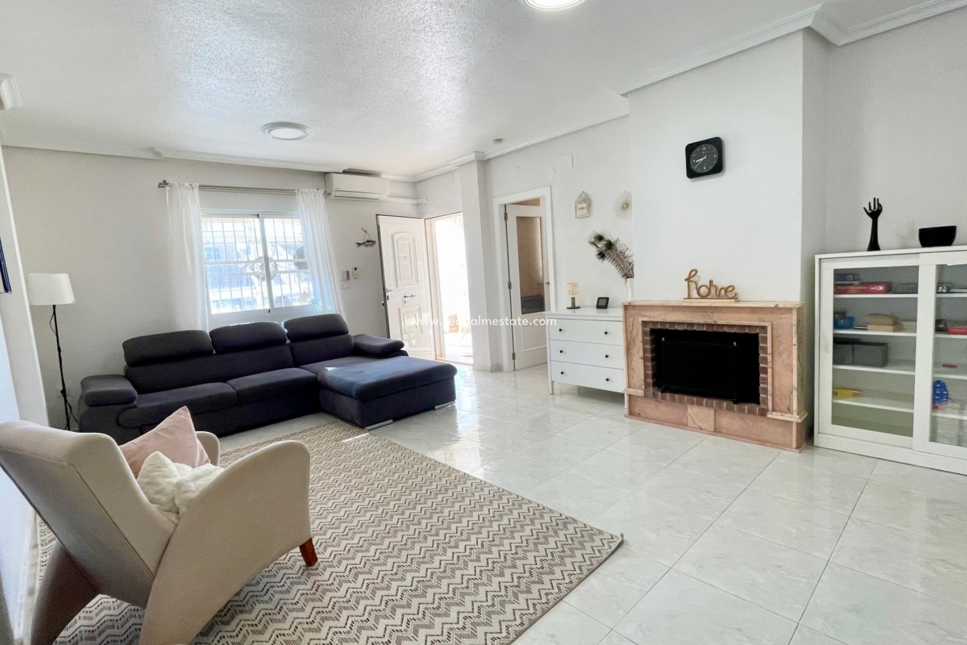 Reventa - Villa -
Orihuela Costa - Los balcones