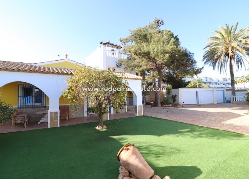 Reventa - Villa -
Orihuela Costa - Los Dolses