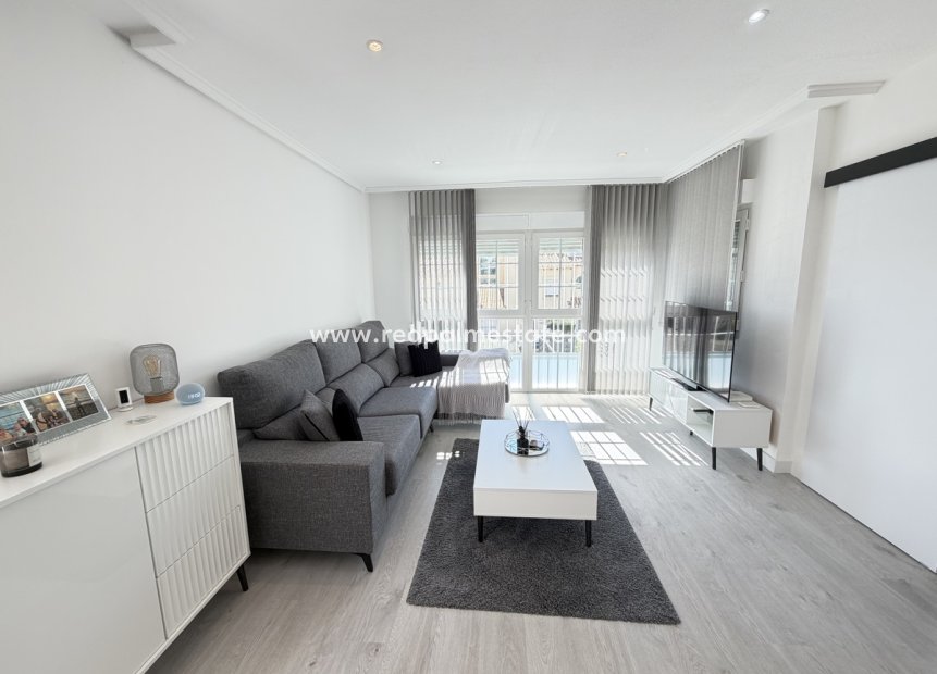 Reventa - Villa -
Orihuela Costa - Los Dolses