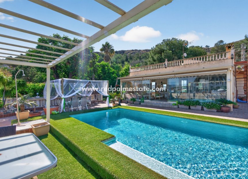 Reventa - Villa -
Orihuela Costa - Orihuela Center