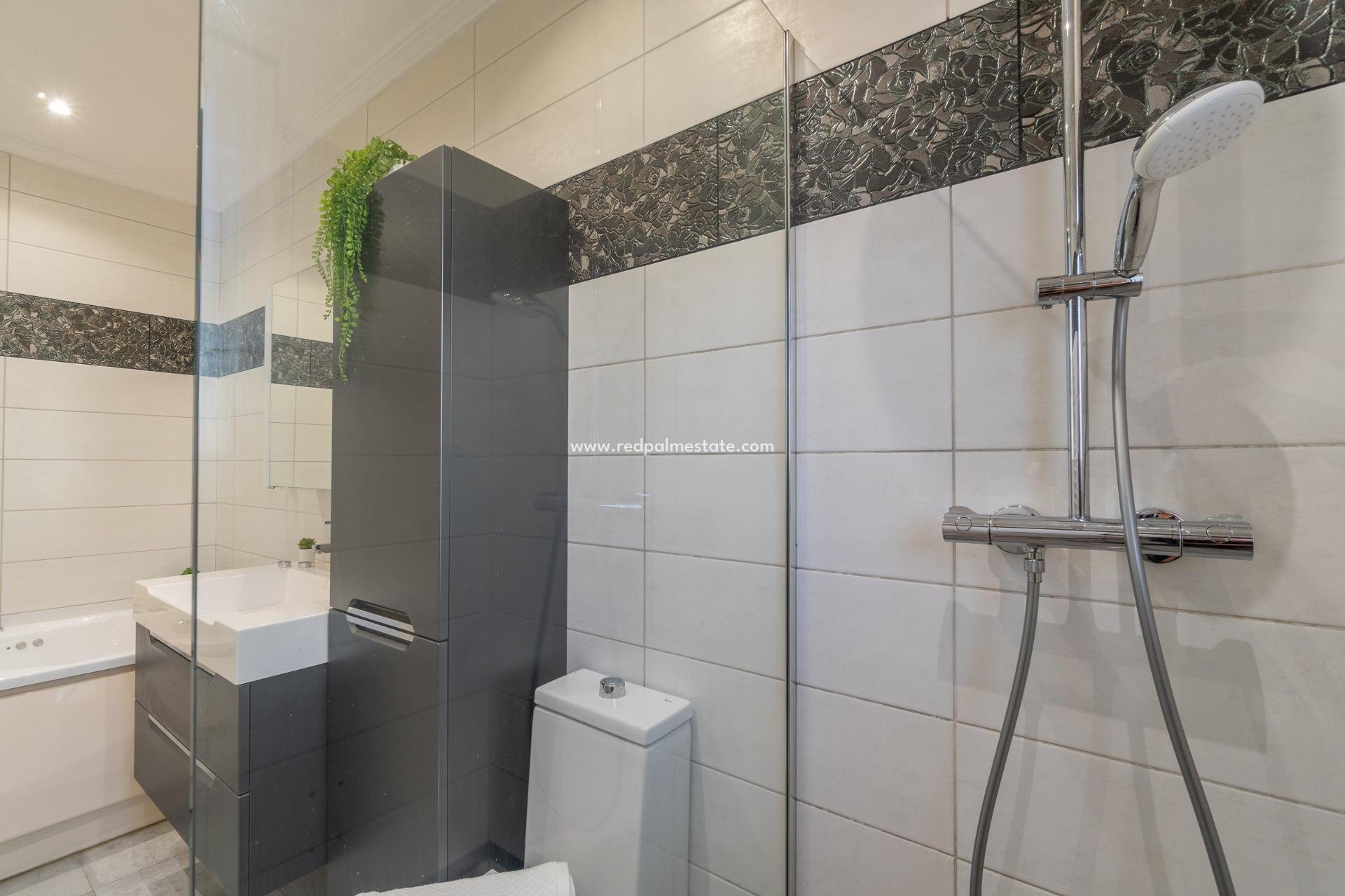 Reventa - Villa -
Orihuela Costa - Playa Flamenca