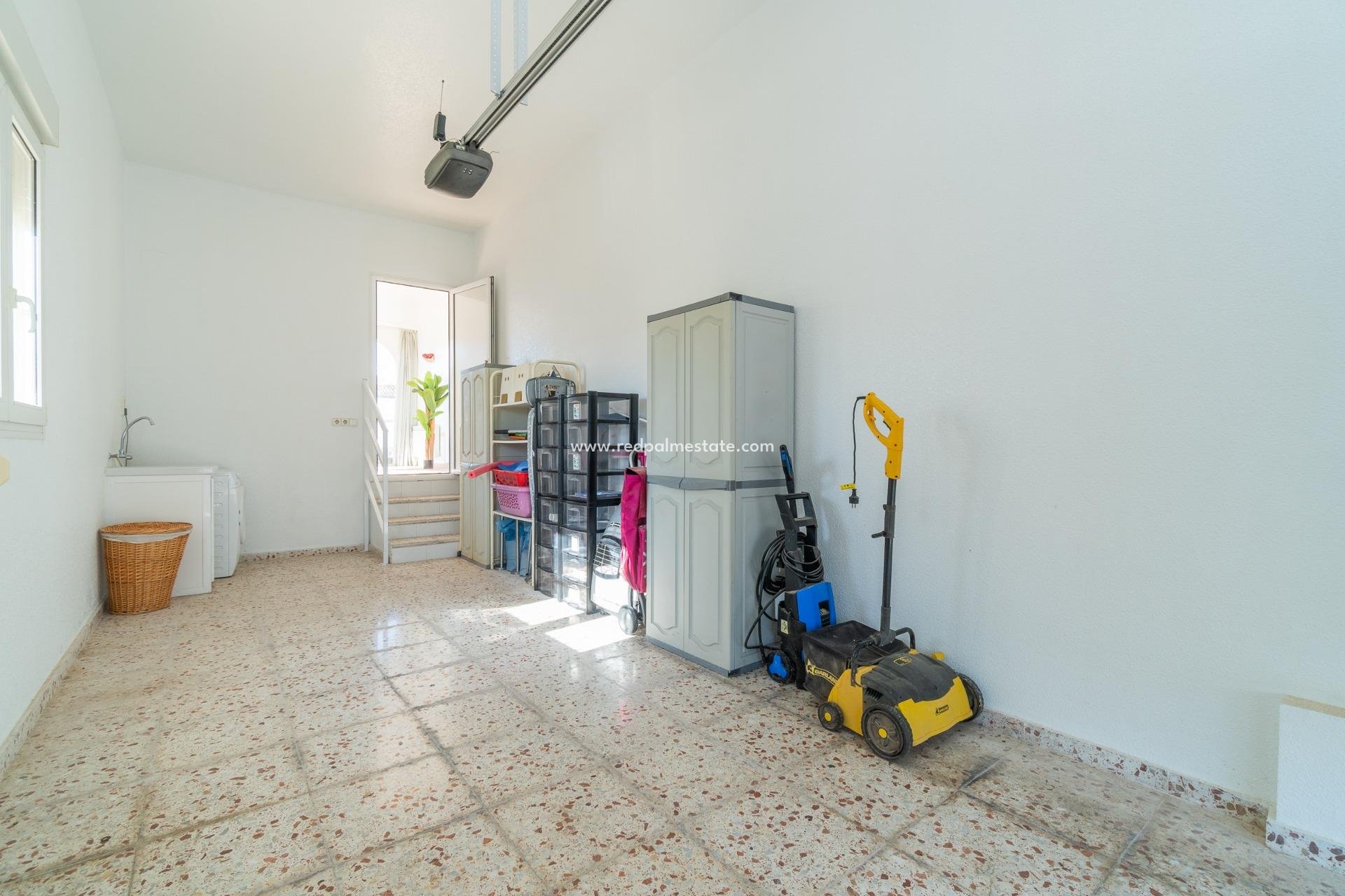 Reventa - Villa -
Orihuela Costa - Playa Flamenca