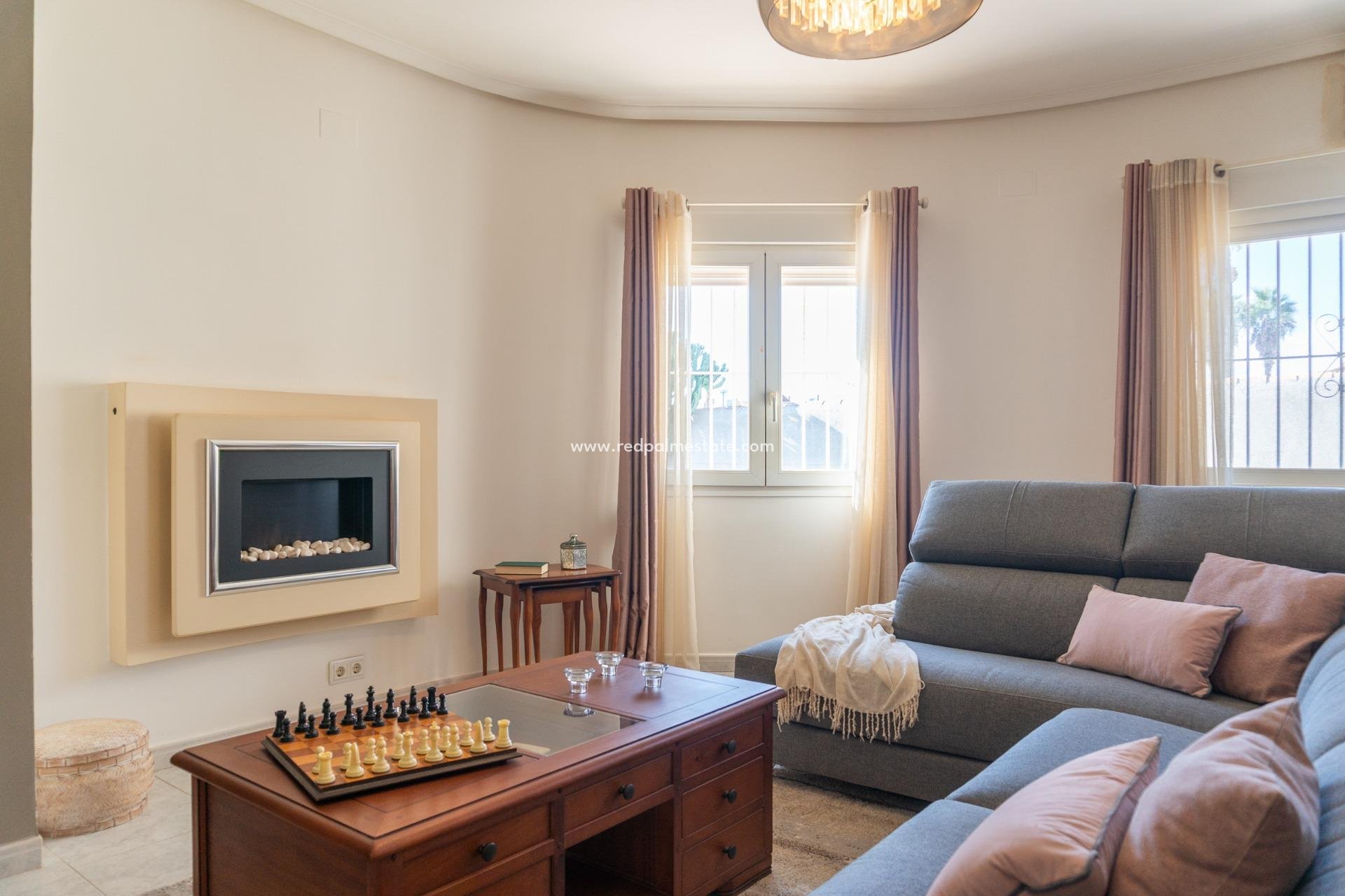 Reventa - Villa -
Orihuela Costa - Playa Flamenca