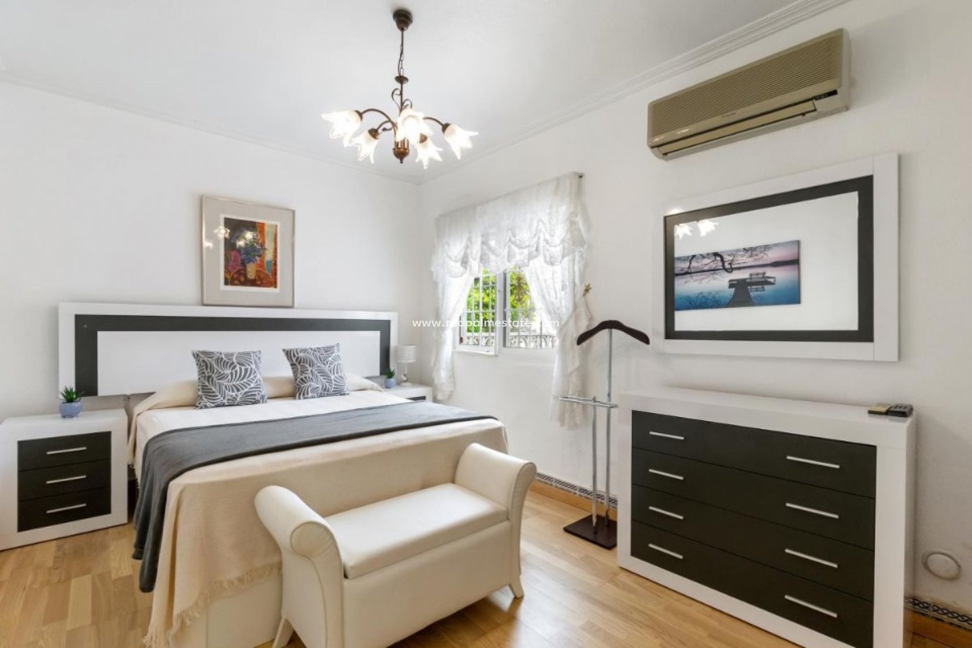 Reventa - Villa -
Orihuela Costa - Playa Flamenca