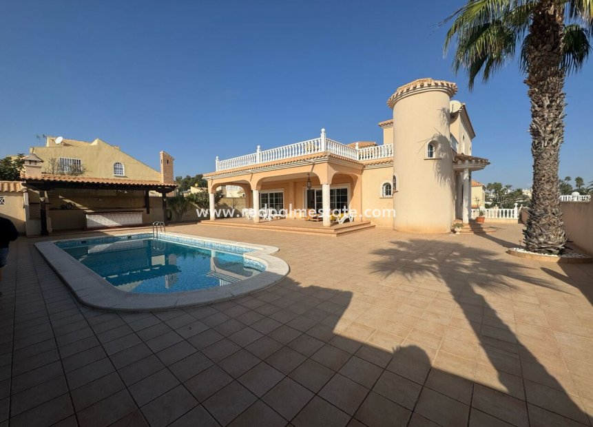 Reventa - Villa -
Orihuela Costa - Playa Flamenca