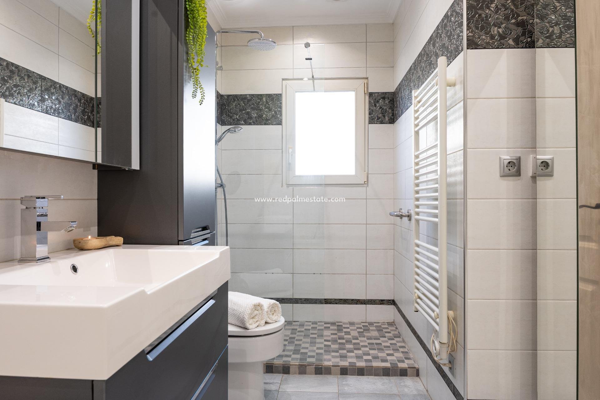 Reventa - Villa -
Orihuela Costa - Playa Flamenca