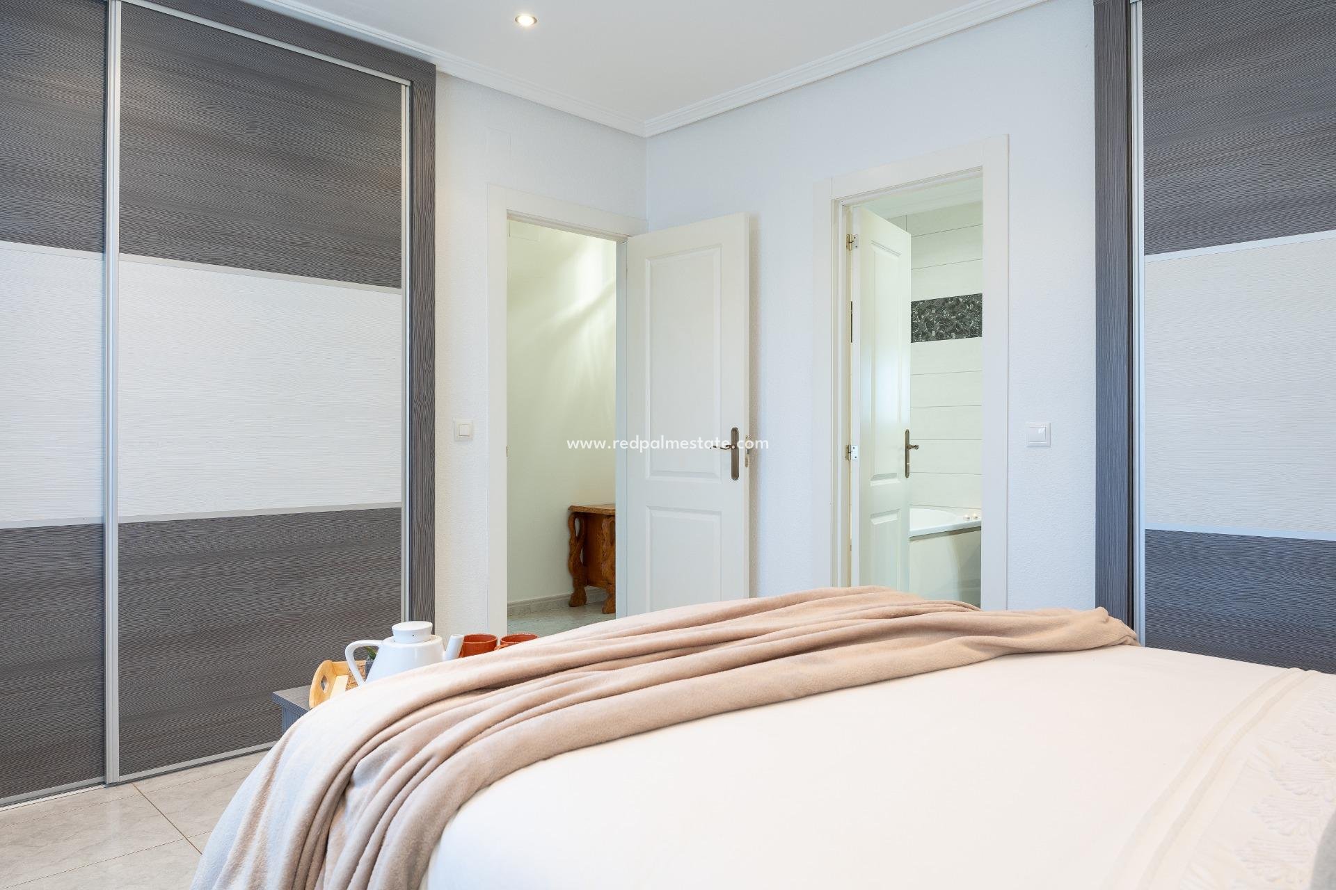 Reventa - Villa -
Orihuela Costa - Playa Flamenca