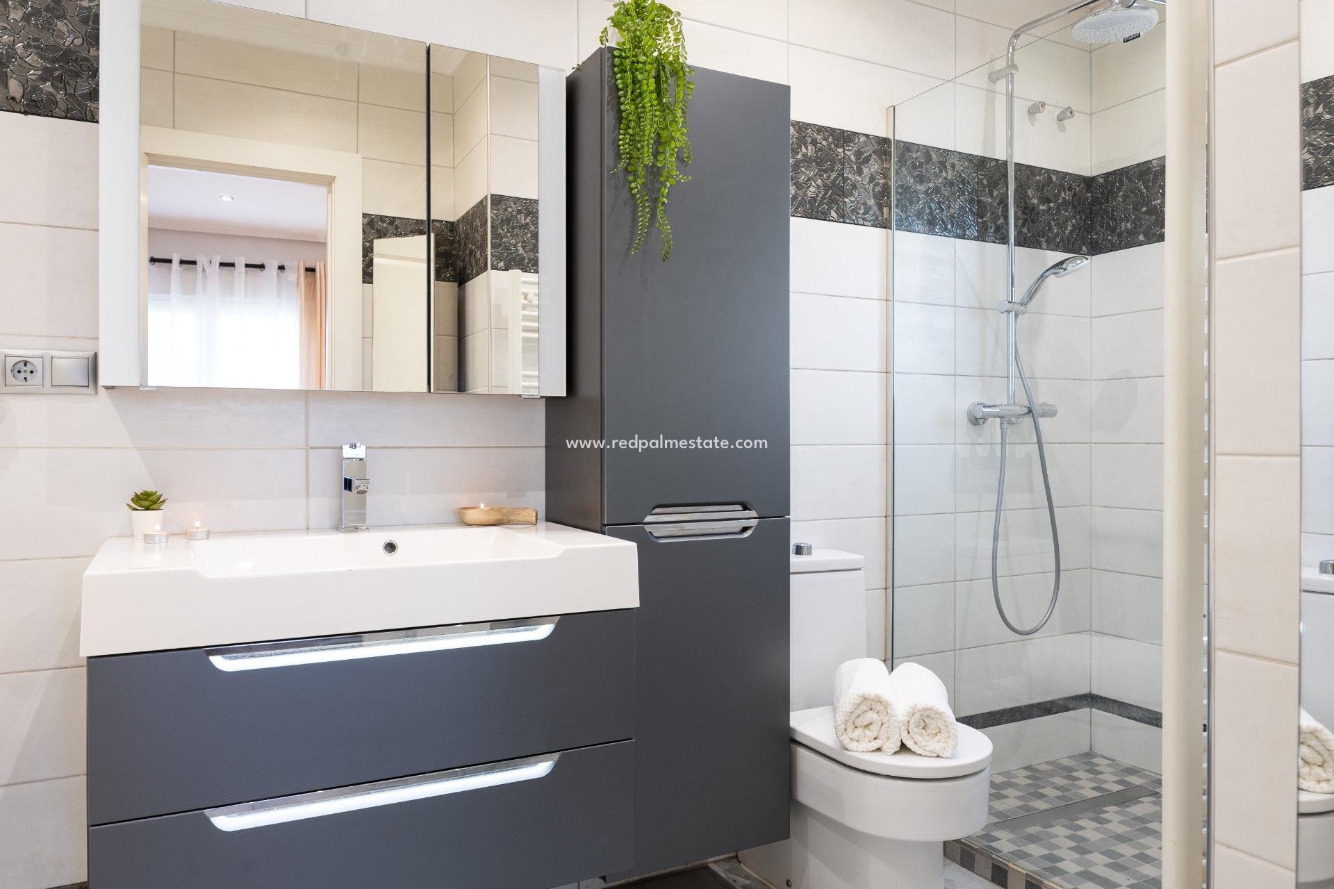 Reventa - Villa -
Orihuela Costa - Playa Flamenca