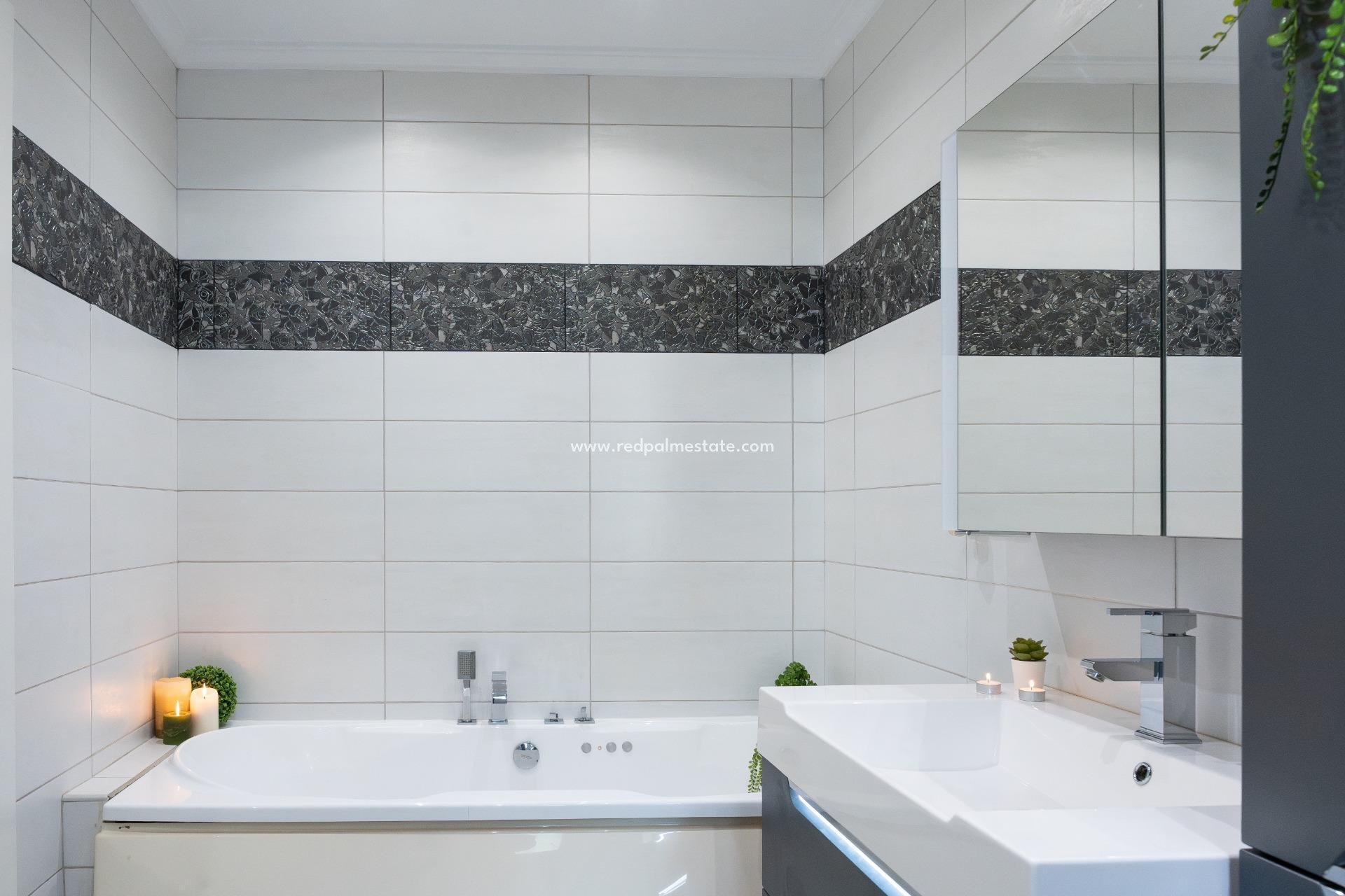 Reventa - Villa -
Orihuela Costa - Playa Flamenca