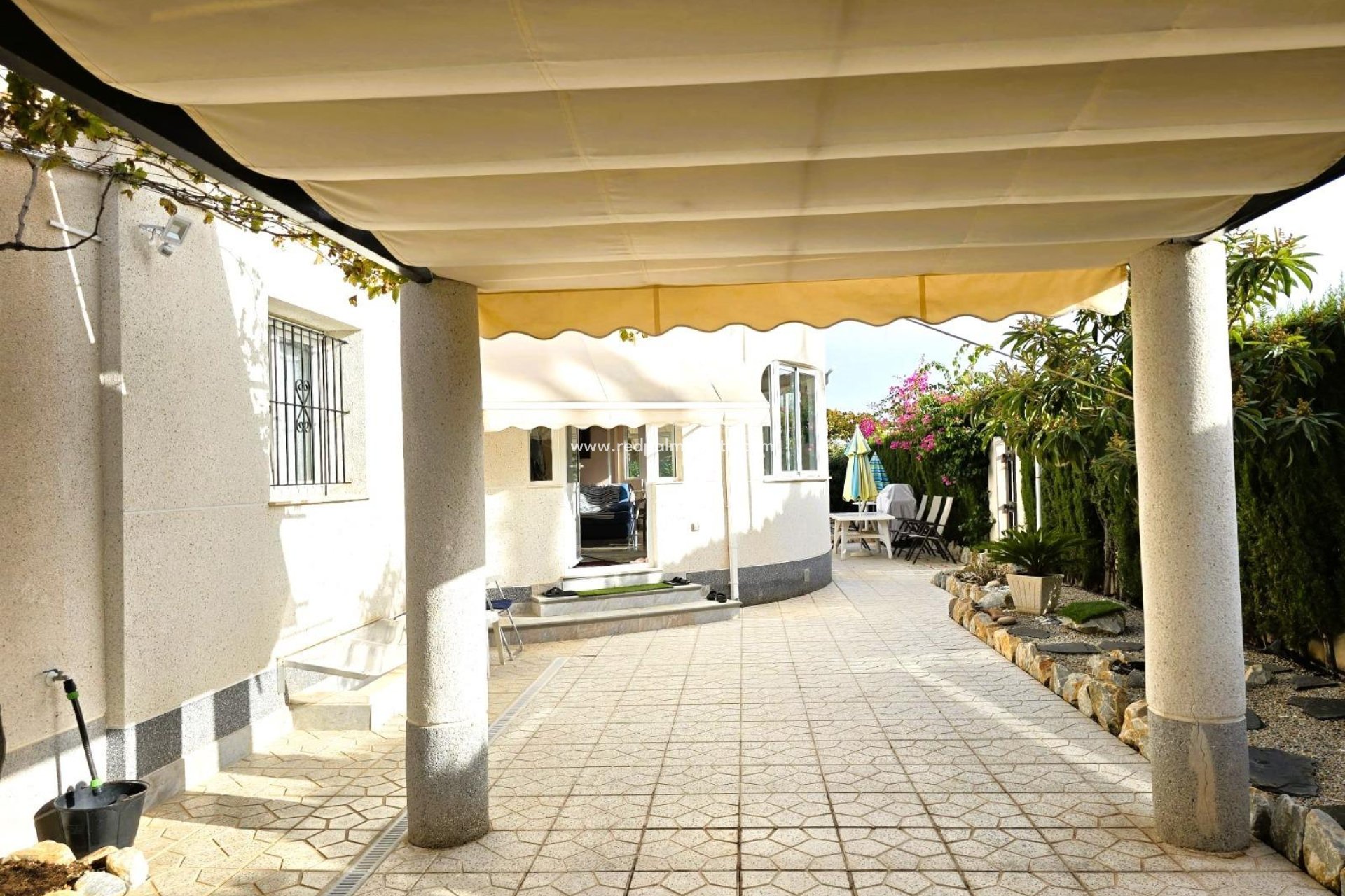 Reventa - Villa -
Orihuela Costa - Playa Flamenca