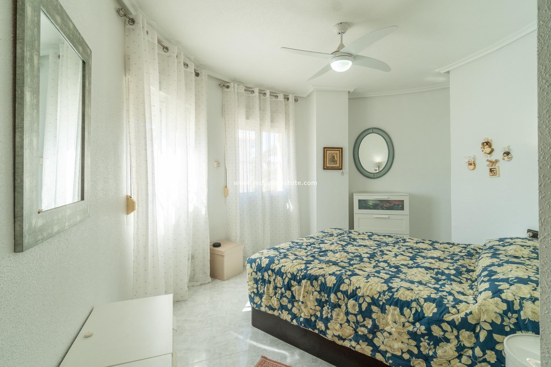 Reventa - Villa -
Orihuela Costa - Playa Flamenca