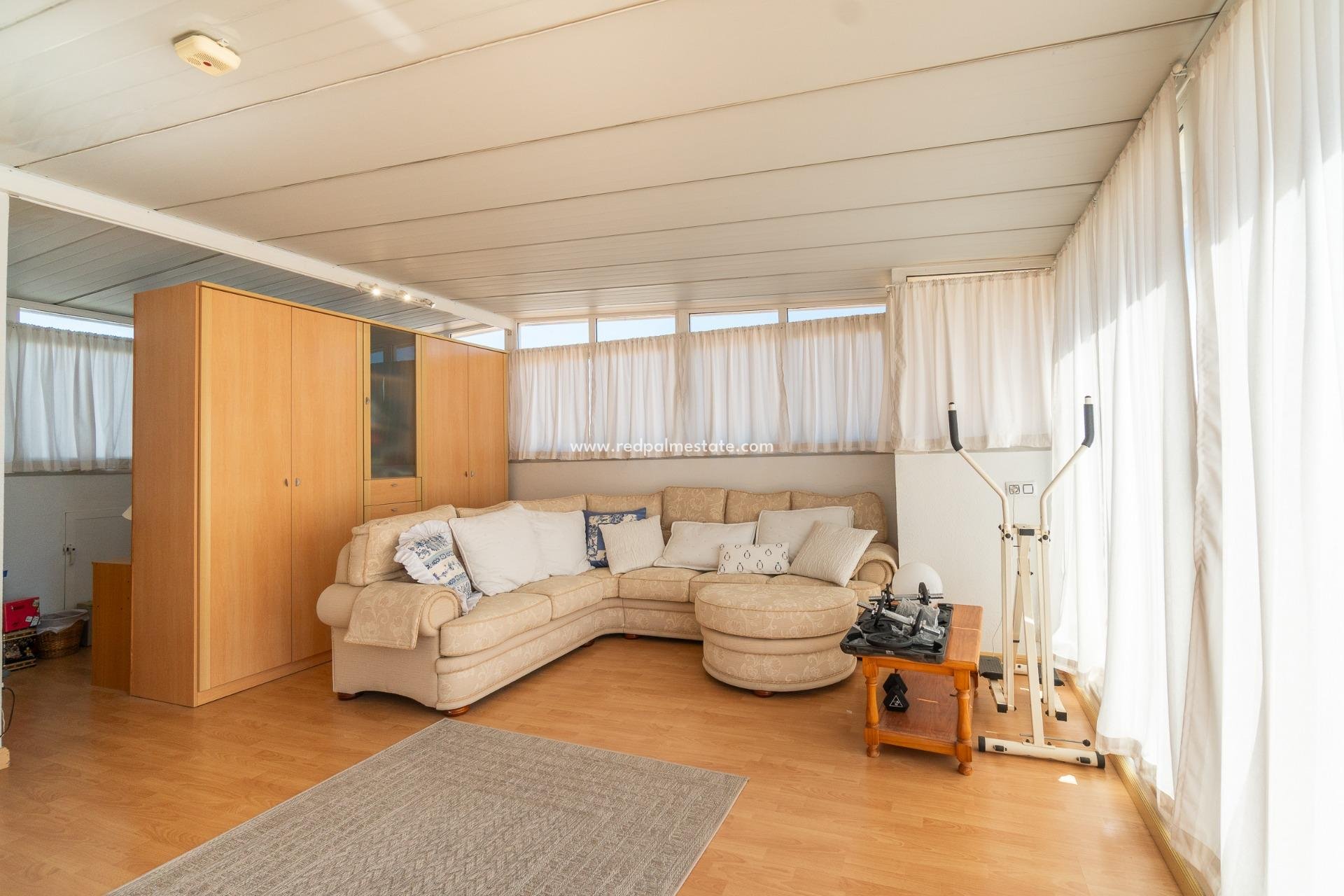 Reventa - Villa -
Orihuela Costa - Playa Flamenca