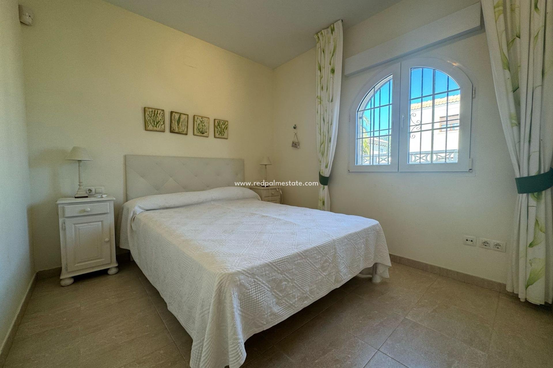 Reventa - Villa -
Orihuela Costa - Playa Flamenca