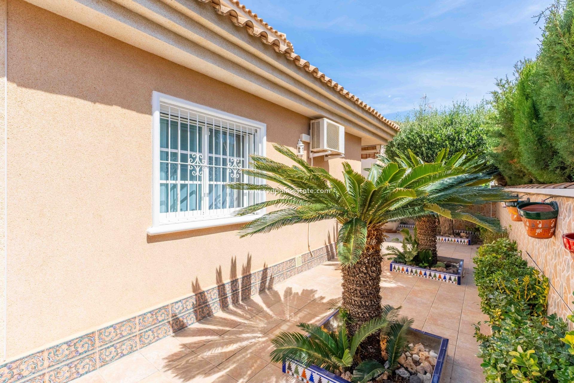 Reventa - Villa -
Orihuela Costa - Punta prima