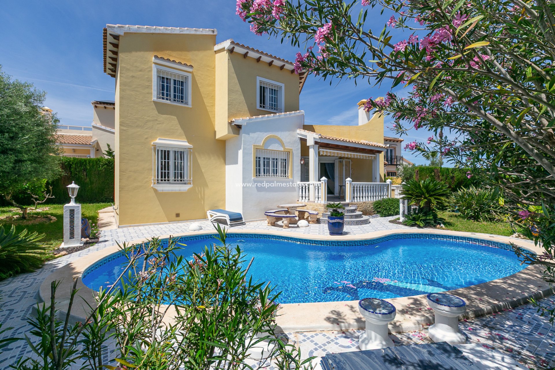 Reventa - Villa -
Orihuela Costa - Rioja