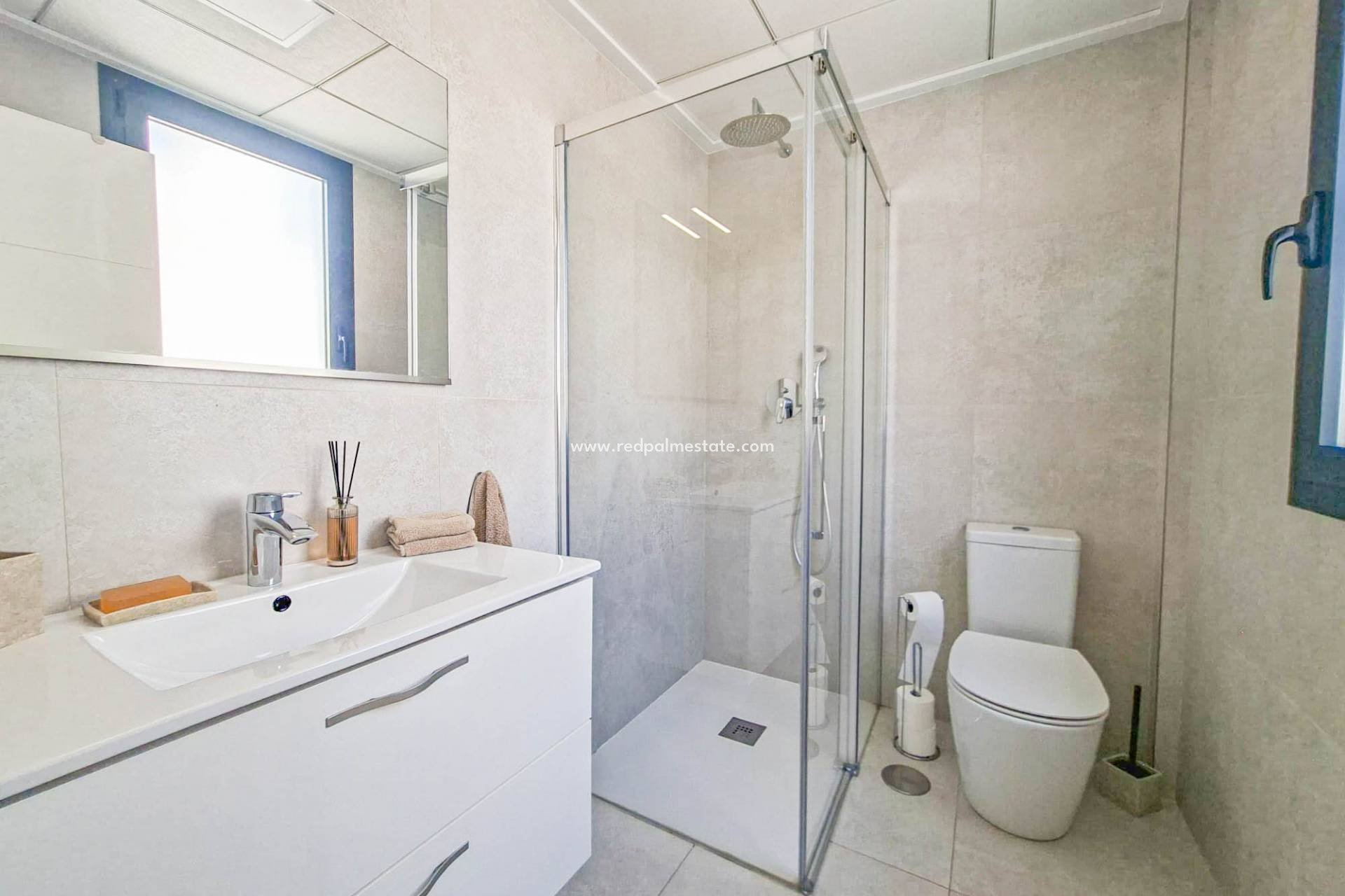Reventa - Villa -
Orihuela Costa - Villamartín