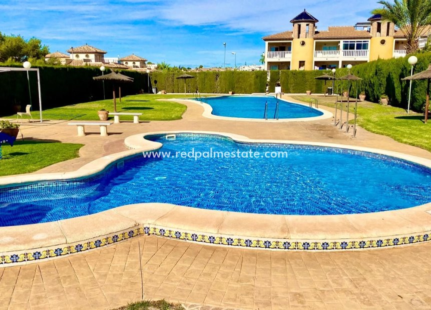 Reventa - Villa -
Orihuela Costa - Villamartín