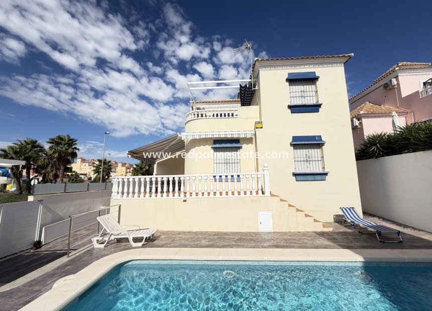 Reventa - Villa -
Orihuela Costa - Villamartín