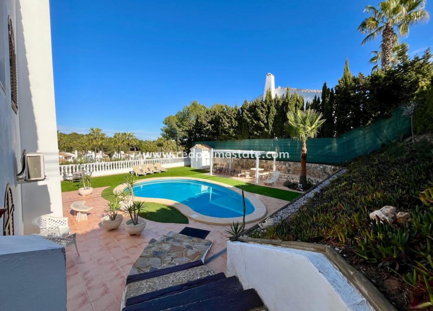Reventa - Villa -
Orihuela Costa - Villamartín