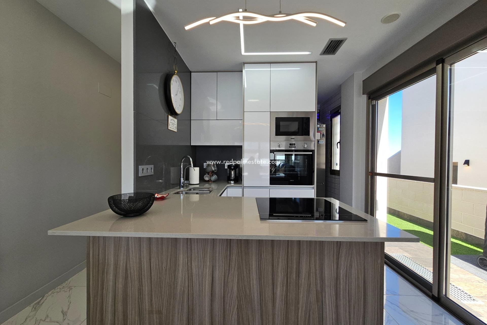 Reventa - Villa -
Orihuela Costa - Villamartín