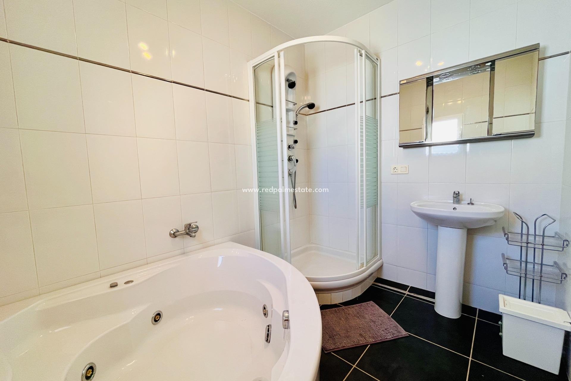 Reventa - Villa -
Orihuela Costa - Villamartín