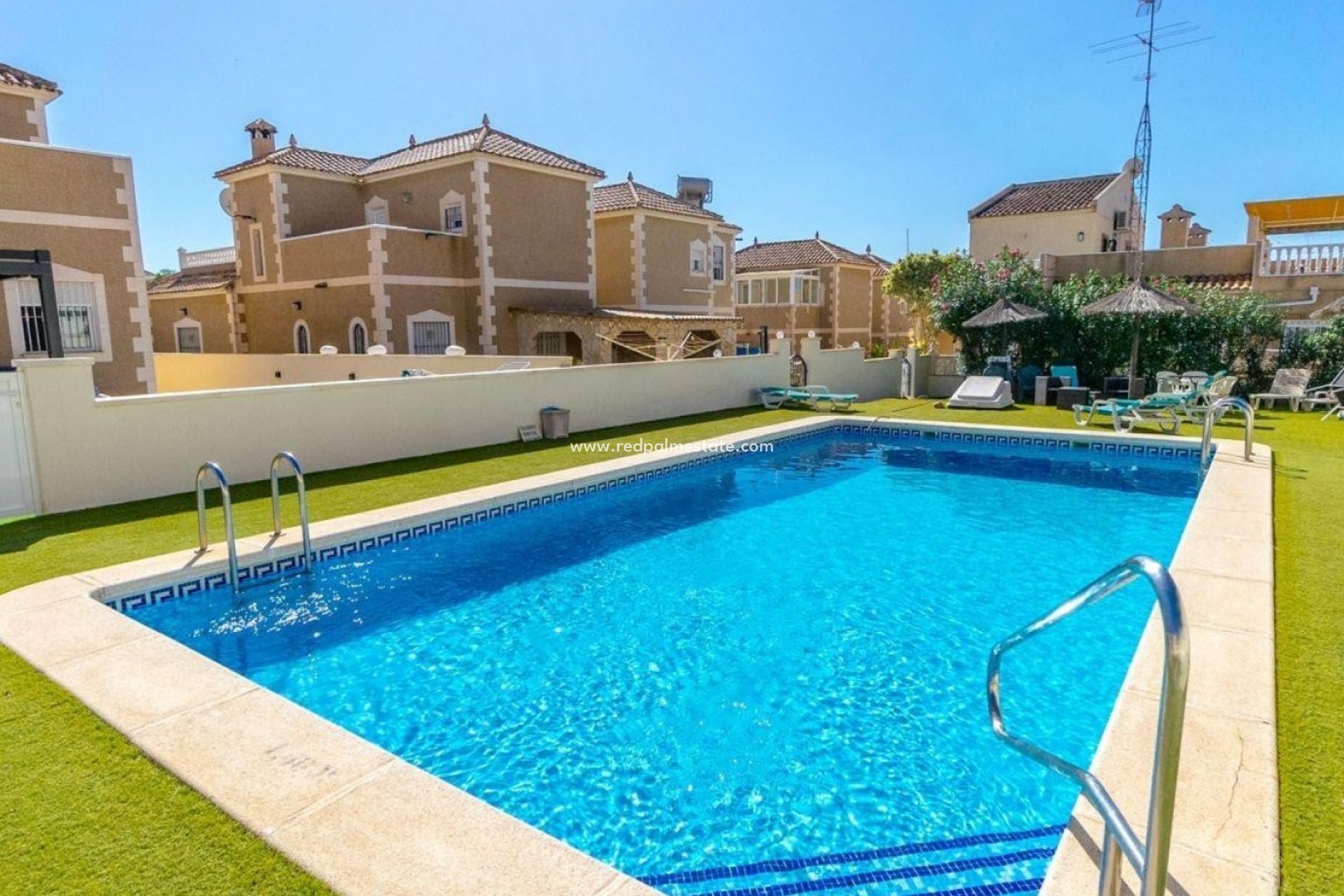 Reventa - Villa -
Orihuela Costa - Villamartín