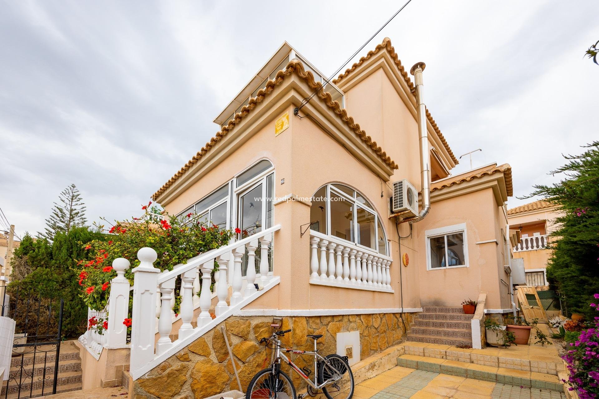 Reventa - Villa -
Orihuela Costa - Villamartín