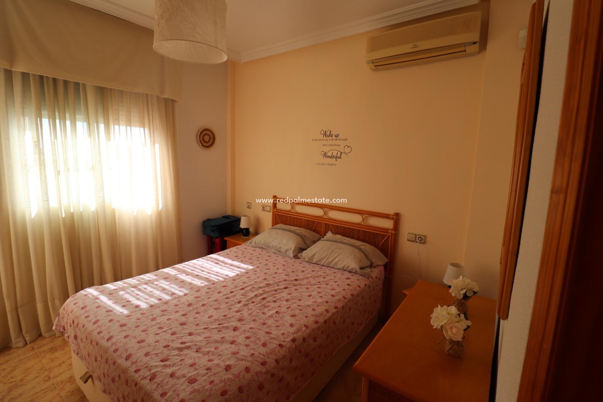 Reventa - Villa -
Orihuela Costa - Villamartín