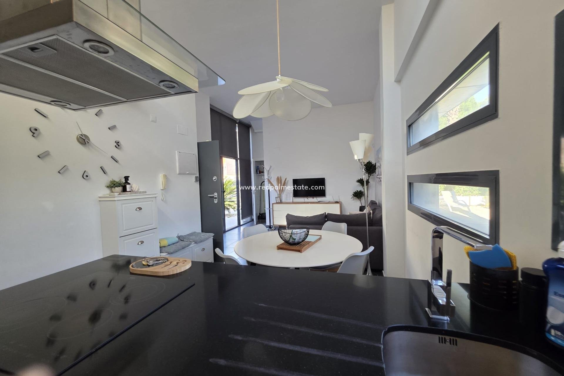 Reventa - Villa -
Orihuela Costa - Villamartín