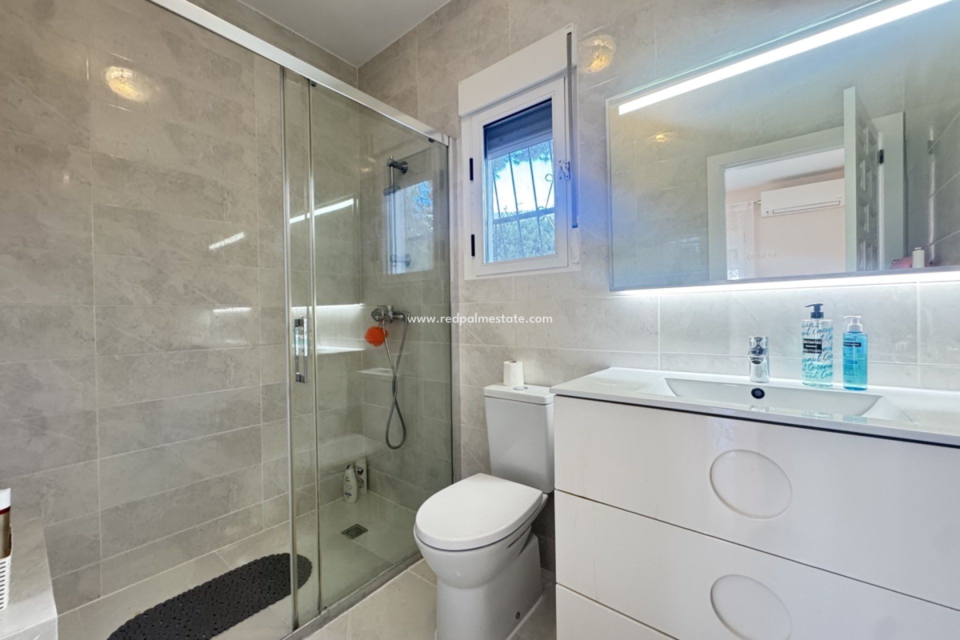 Reventa - Villa -
Orihuela Costa - Villamartín