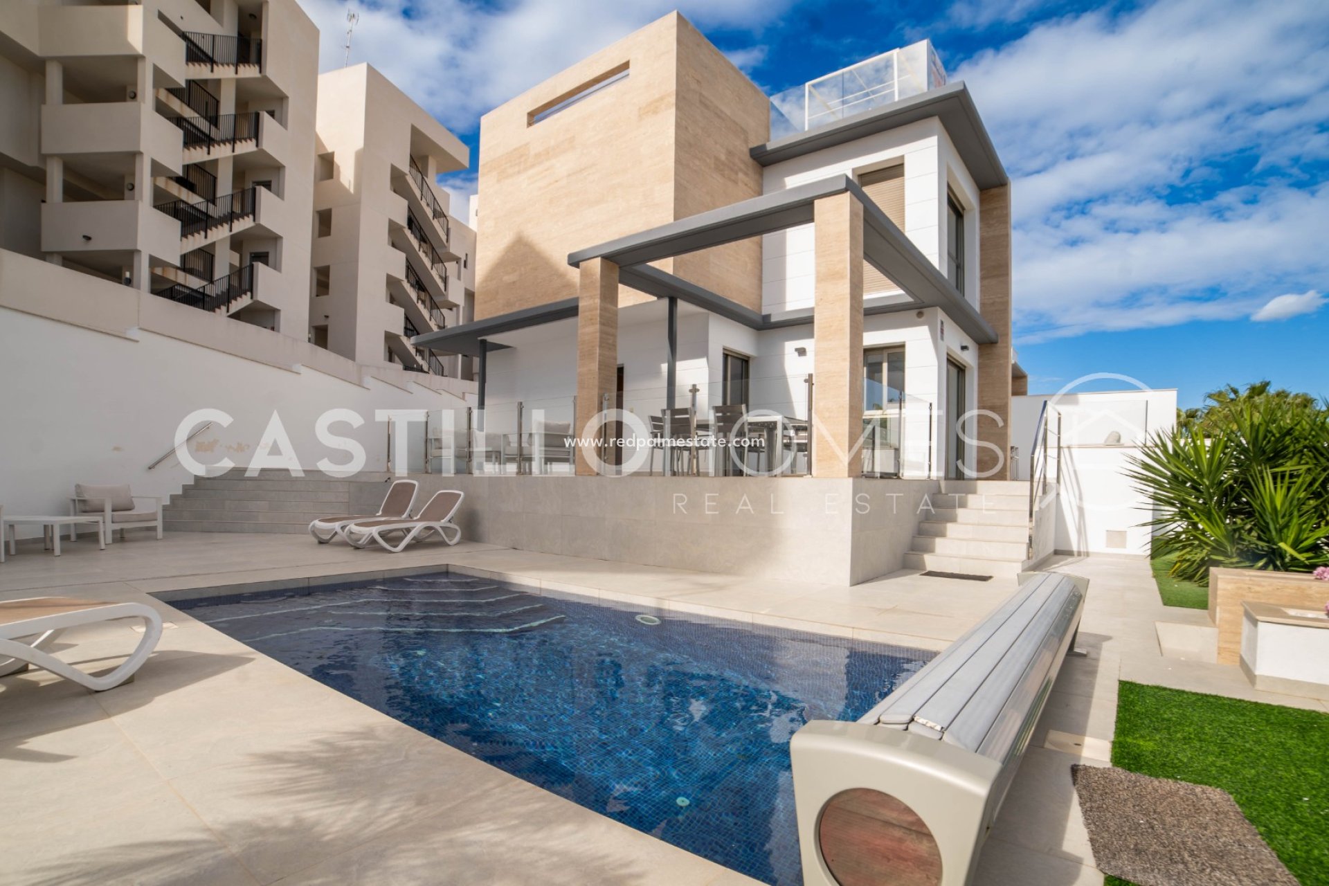 Reventa - Villa -
Orihuela Costa - Villamartín