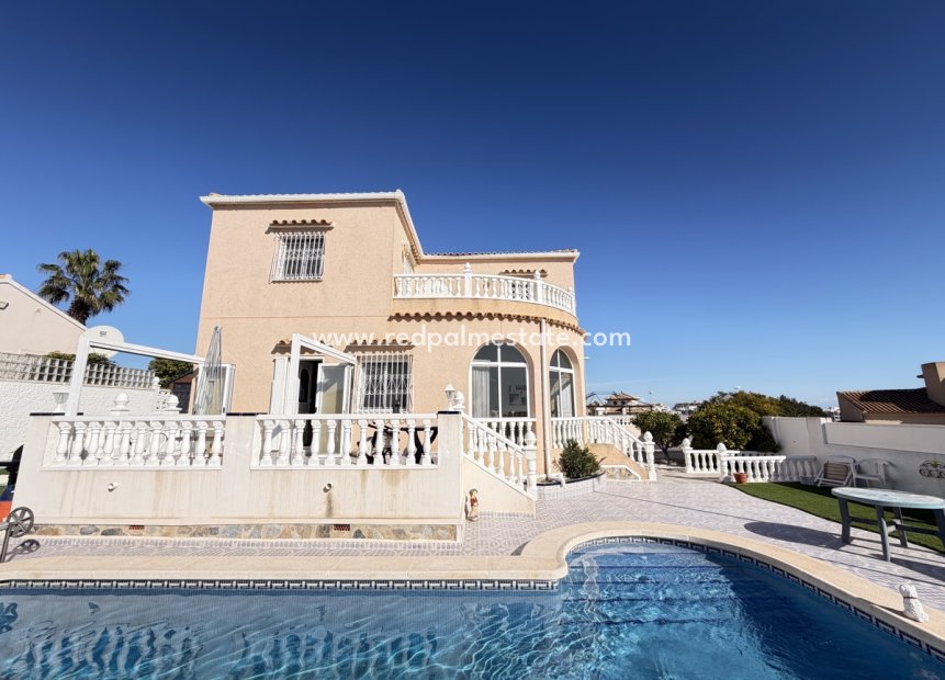Reventa - Villa -
Orihuela Costa - Villamartín
