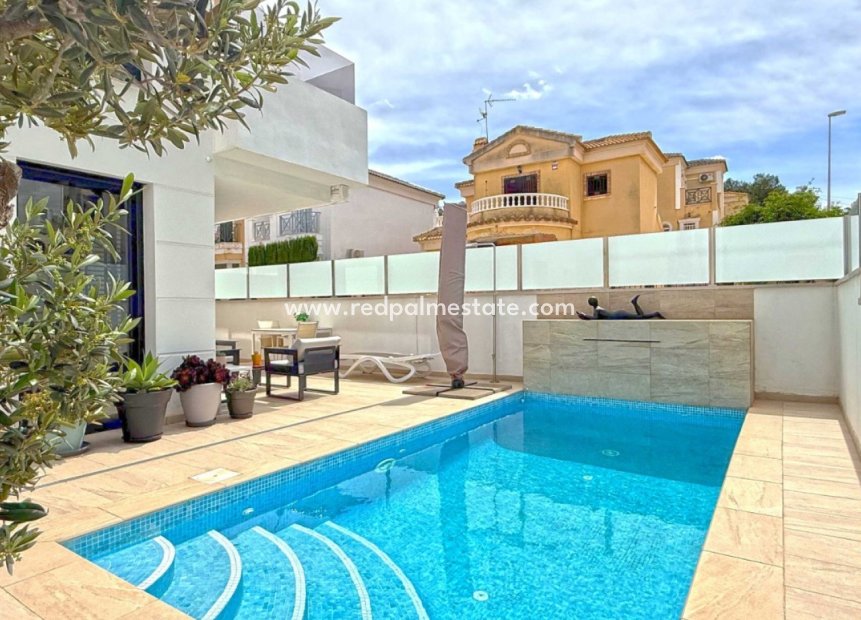 Reventa - Villa -
Orihuela Costa - Villamartín