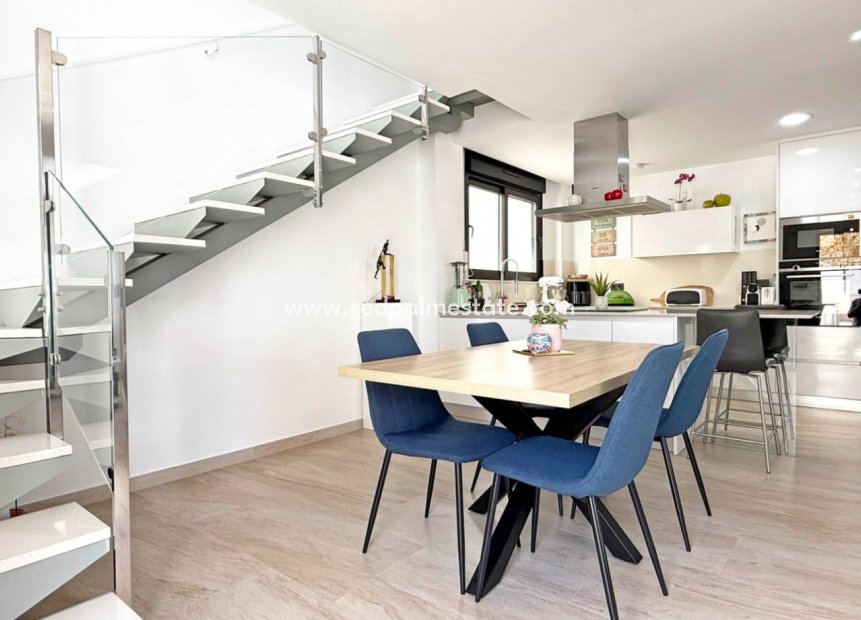 Reventa - Villa -
Orihuela Costa - Villamartín