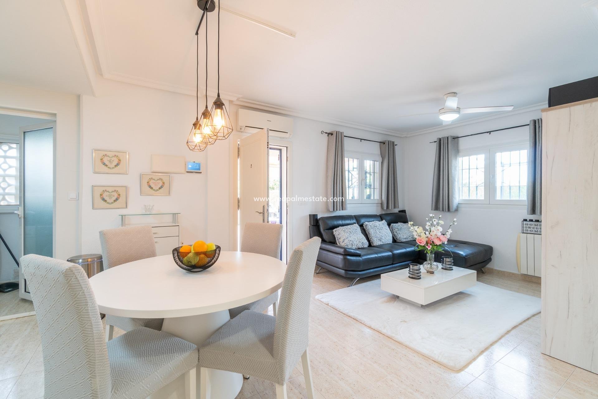 Reventa - Villa -
Orihuela Costa - Zeniamar-Horizonte-La Campana