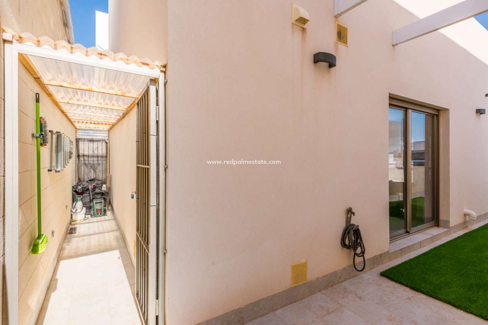 Reventa - Villa -
Orihuela Costa