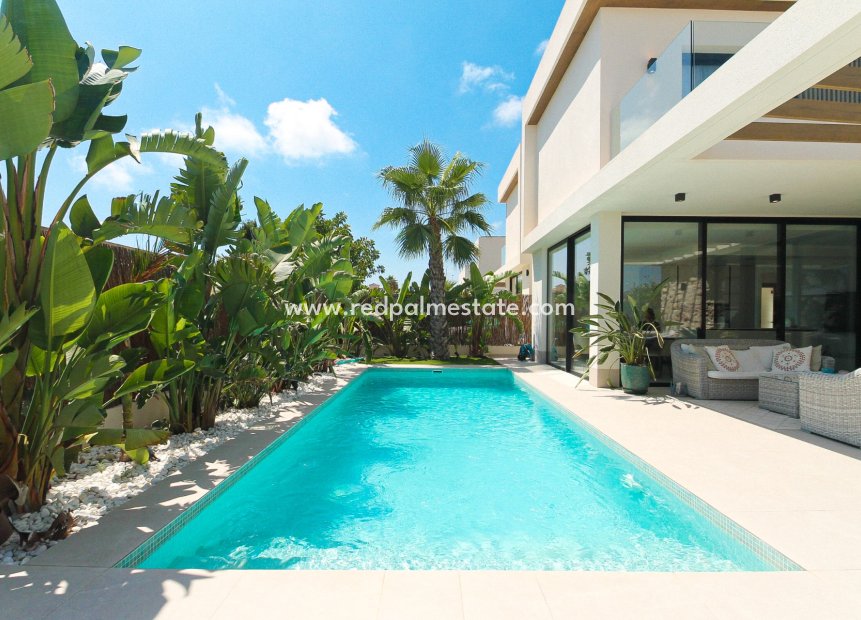 Reventa - Villa -
Orihuela Costa