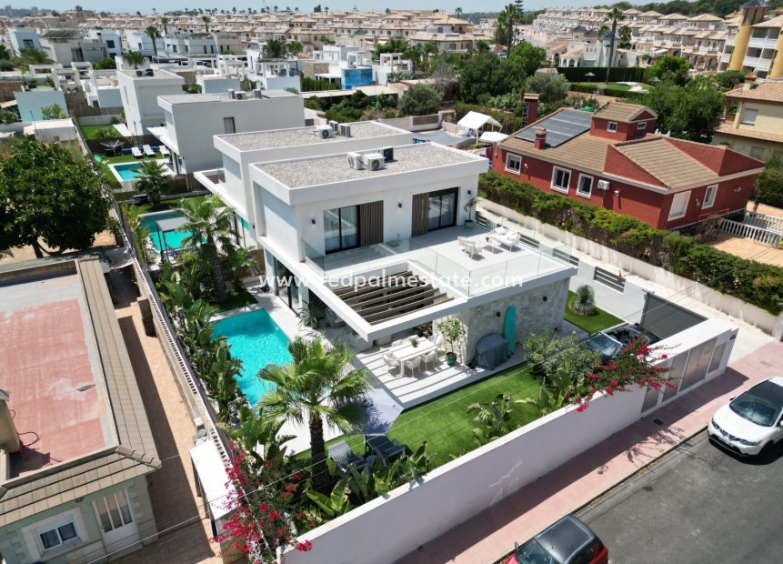 Reventa - Villa -
Orihuela Costa
