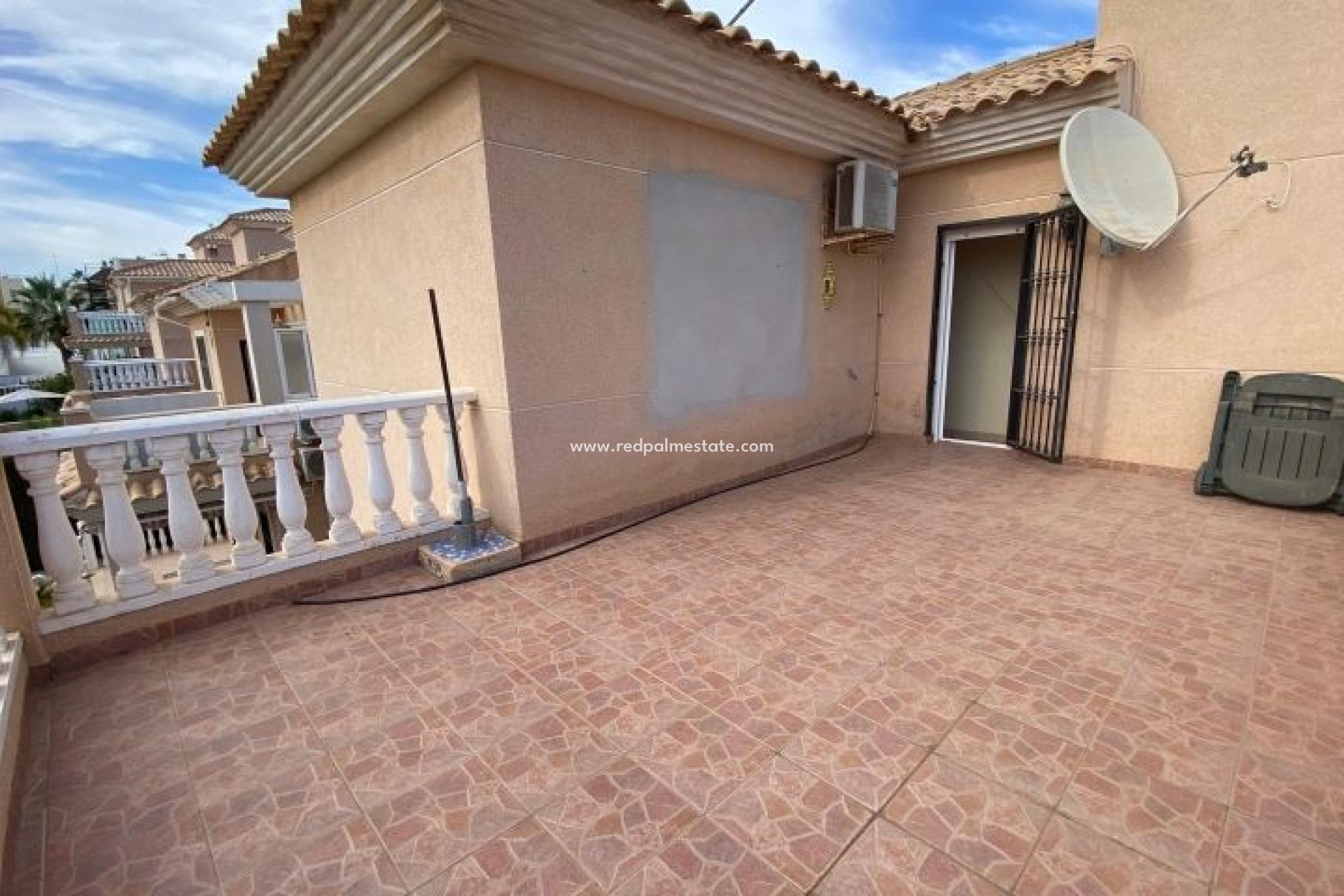 Reventa - Villa -
Orihuela Costa