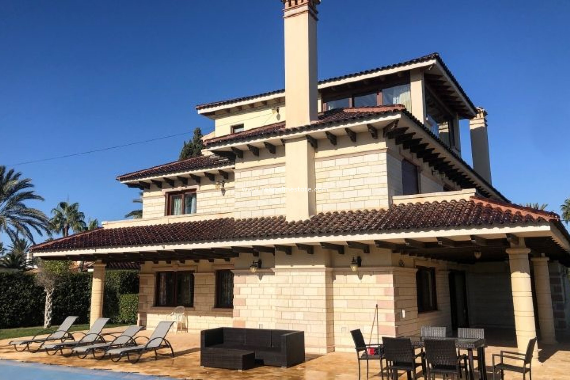 Reventa - Villa -
Orihuela Costa