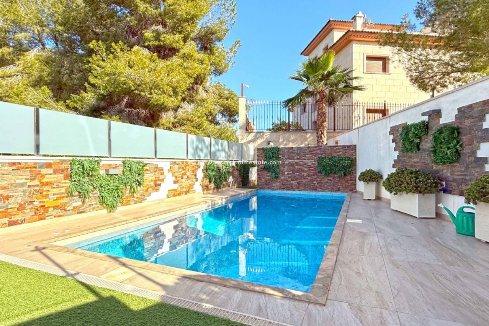 Reventa - Villa -
Orihuela Costa