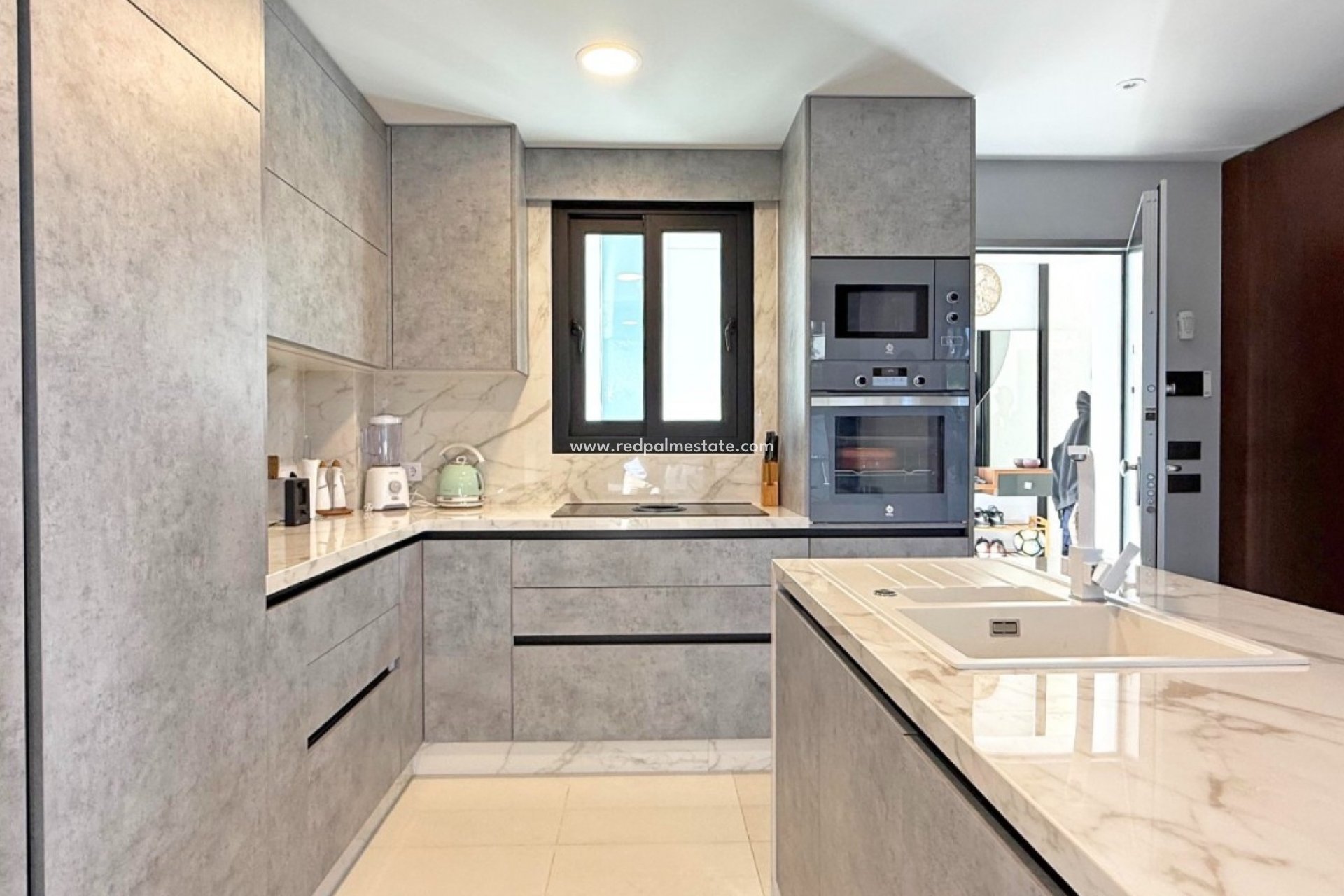 Reventa - Villa -
Orihuela Costa