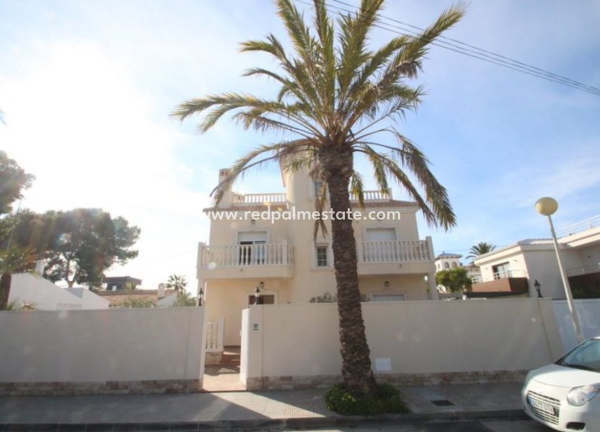 Reventa - Villa -
Orihuela Costa
